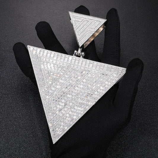 FUP MOB 18K WHITE GOLD | 50 CARAT BAGUETTE & DIAMOND MEDALLION